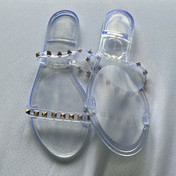 NWOT clear studded sandals size 8 - Picture 3 of 3